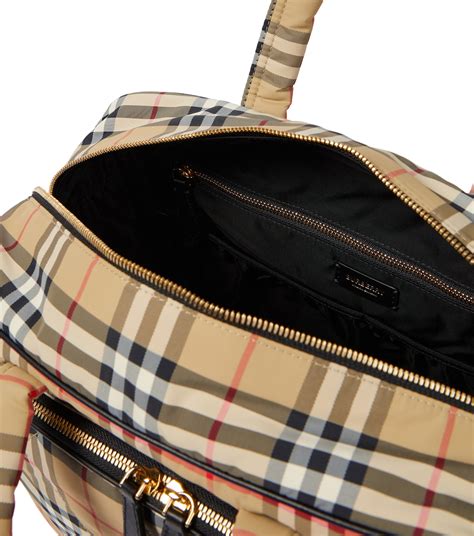 sac langer burberry|Sacs à langer de luxe .